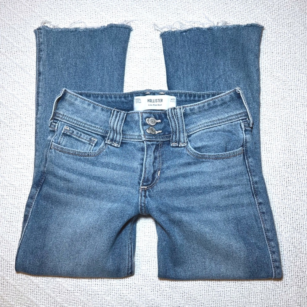 Hollister Low Rise Bootcut Capri Jeans Medium Wash Embroidered Pockets